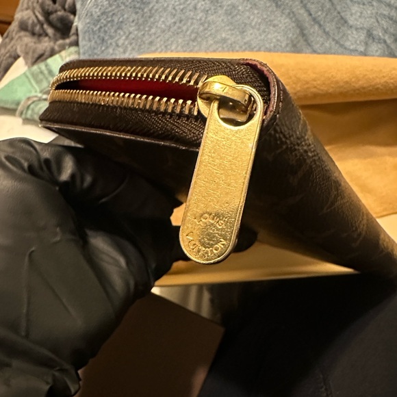 Louis Vuitton Zippy Monogram Wallet - Picture 2 of 15